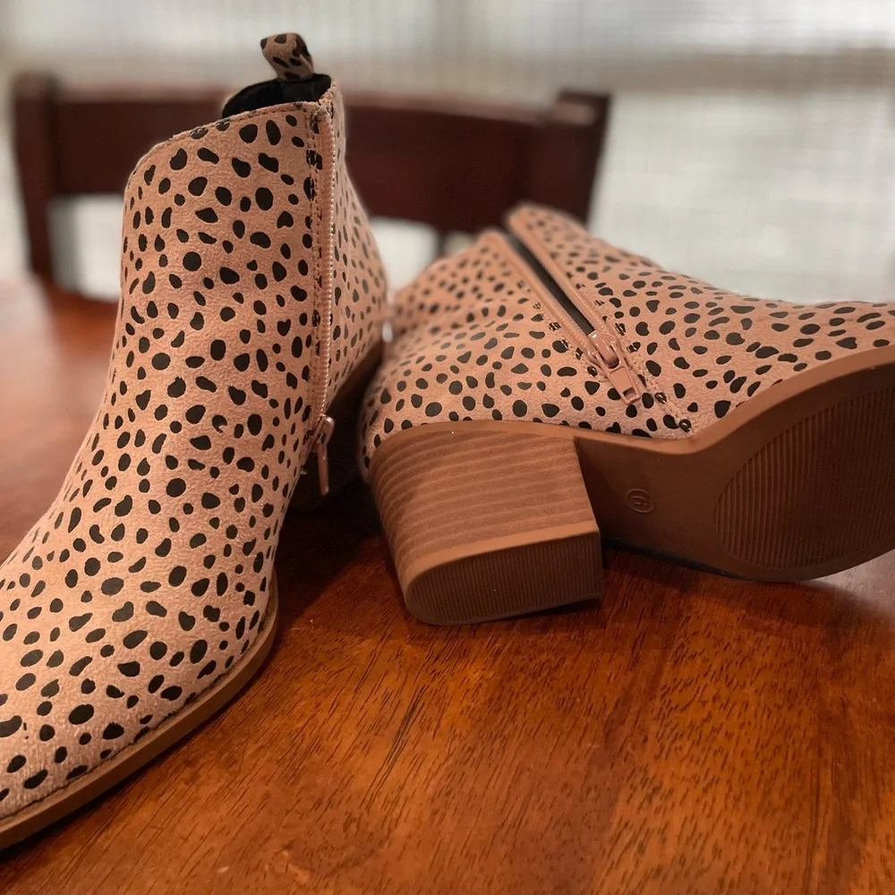 Jolimall Joli Cheetah Print Ankle Boot - Picture 4 of 4